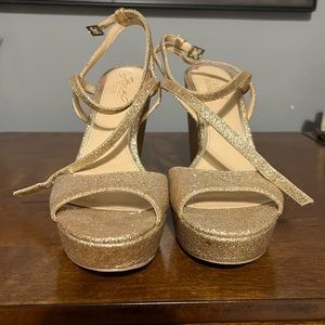 Jewel Badgley Mischka platform wedge sandal, size 8